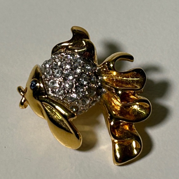 Vintage Butler Gold Tone Rhinestone Fantail Goldfish Mini Brooch Signed - Picture 1 of 4